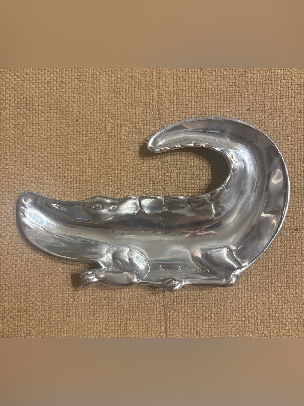 MARIPOSA!  Polished Silver Alligator Dish - perfect for a “GATOR” fan!!! EUC!!!